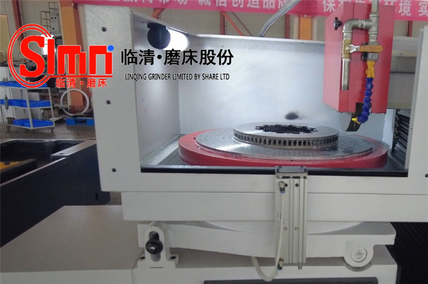 8月4日山東臨磨MP7363臥軸圓臺平面磨床的磨削作業！
